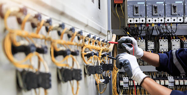 Professional Electrician technician working in Le Center, MN